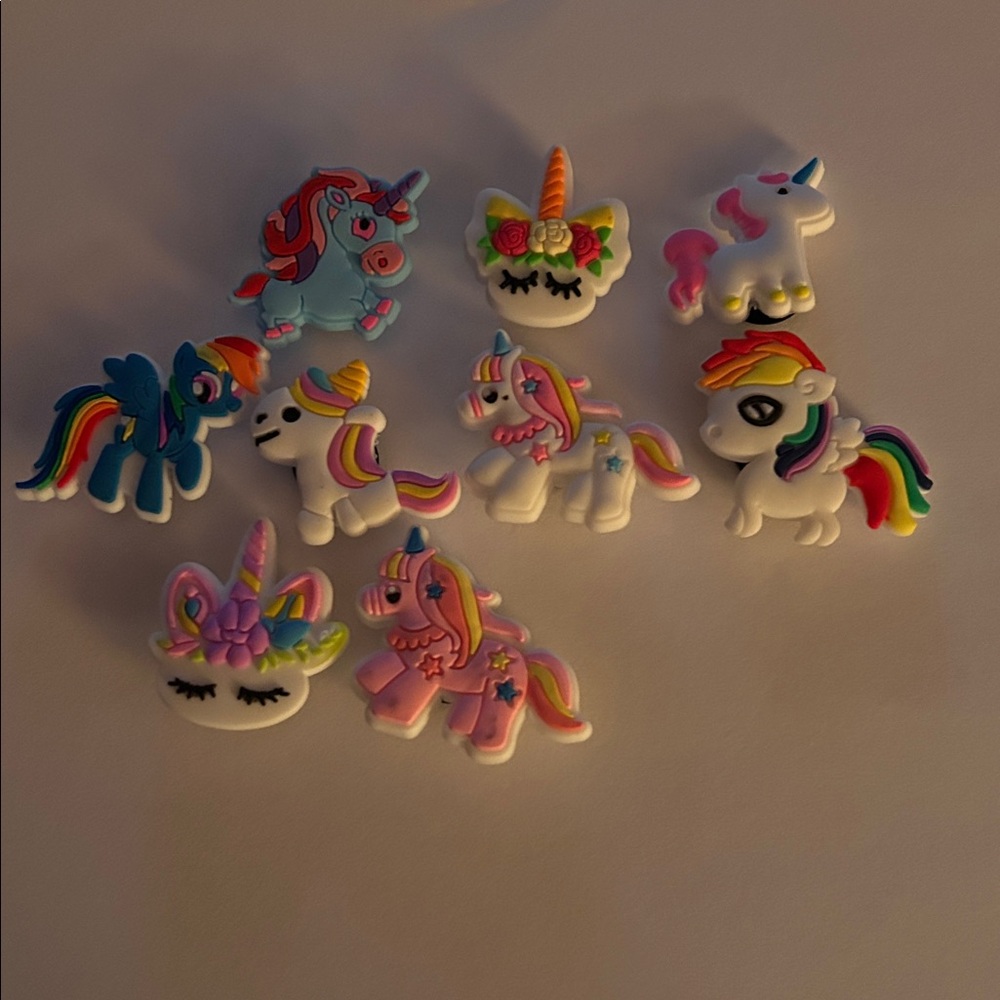 ☑️CROCS Colorful Unicorn Accessories Set